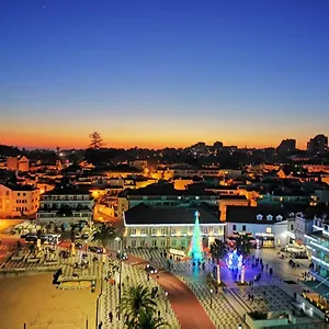 3 Bedroom Town House - Historic Centre Of Cascais. 100 Mts From The And Centre Of Holiday home