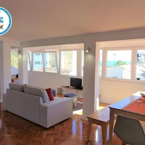 Downtown With Sea View Apartment